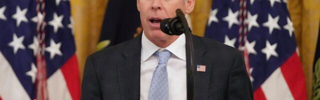Američka vojska prati brodove koji prevoze naftu kroz Ormuz