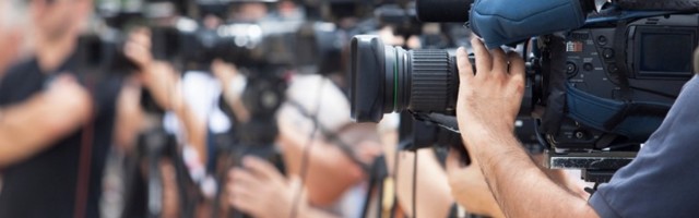 Više od 600 novinara umrlo od korone u 2020.