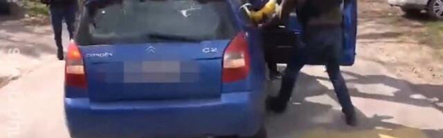 AKCIJA POLICIJE U ARANĐELOVCU: Uhapšena dvojica muškaraca, kod njih pronađena marihuana