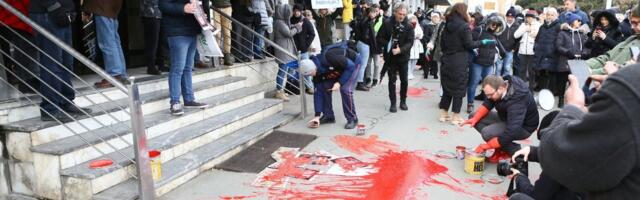 U Srbiji se sprovodi obojena revolucija! Jezivo priznanje portala koji vode Gruhonjić i Sejdinović: Da li ćemo je završiti bez žrtava ili ne - videćemo!