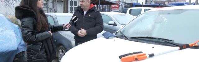 ŠTA KADA ZALEDI BRAVA NA KOLIMA I KAKO OČISTITI LED SA STAKLA? Ovo su saveti automehaničara koji će vam rešiti sve probleme koje zima pravi na kolima