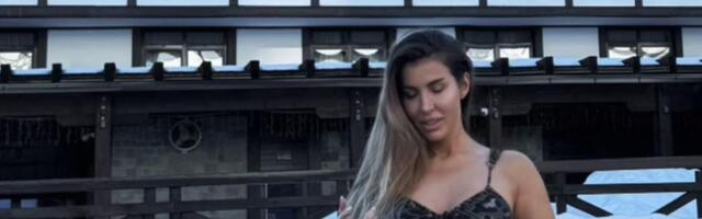 Slobina žena u kupaćem kostimu na snegu: Skinula se na minusu, a od prizora staje dah! Pokazala bujne obline