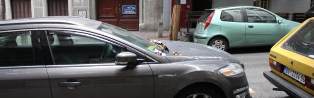 Trik sa volanom koji svaki vozač mora da zna: Evo šta znači "efekat cigle" - najbolji način da parkirate