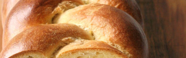 Medeni challah hleb