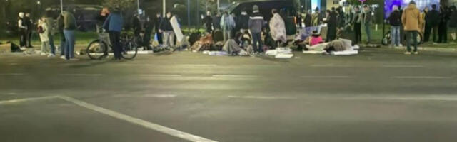 Студенти у блокади ноћас блокирали ГСП у Новом Саду