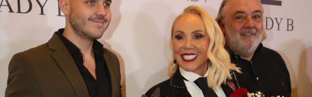 Viktor objavio Breninu sliku bez trunke šminke, a svi joj s razlogom gledaju u čelo