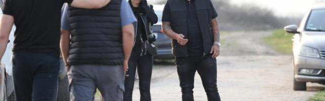 KAĆA LAZIĆ POKAZALA KAKO PROVODI VREME U BRESTAČU Emotivni prizor iz porodičnog dvorišta -  Ovako izgleda dan u njihovoj kući u teškim trenucima