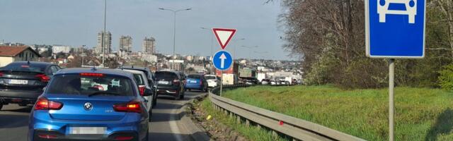 AMSS uputio apel vozačima! Ako ne ispoštujete OVAJ propis, čeka vas kazna od 10.000 dinara