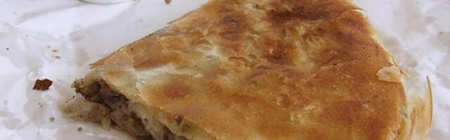 Ovoliko bi četvoročlana porodica potrošila mesečno ako bi za svaki obrok jela samo burek i jogurt: Cifra je...