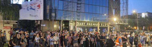 Protest  Ko ustav brani, a ko ga ruši  u centru grada (FOTO)