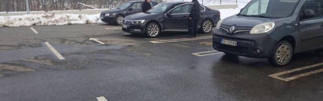 Bili su mirni, nisu se plašili ljudi: Prizor ispred prodavnice šokirao prolaznike