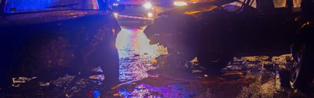 Teška nesreća u Kikindi: Vozač "audija" udario u drugi auto, pa pobegao sa lica mesta, drugi vozač u bolnici