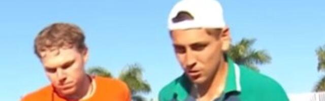 Ovo se zaista retko viđa, teniser u svojoj zemlji utišavao publiku, posle preokreta imao izliv emocija!