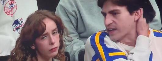 Koldplej ljubavnici mogu u penziju: Snimak para s NBA utakmice ukrao šou i preplavio internet, a evo šta se desilo (VIDEO)