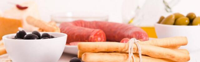 Recept za domaće hrskave grisine kojima samo treba dodati malo pršute i dobijate gozbu