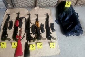 Приведена три мушкарца у Ћићевцу, у аутомобилу пронађено пет "калашњикова" и муниција