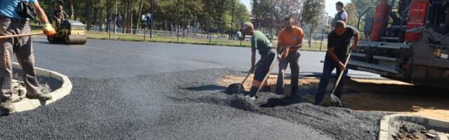 Rehabilitovan parking kod gradskih bazena, radovi na još dve lokacije (FOTO)