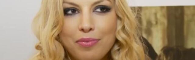 NJEN INTIMNI SNIMAK SA FUDBALEROM I JOŠ DVOJICOM ISCUREO U JAVNOST! Kad ga je prosledio TREĆOJ osobi izbio skandal