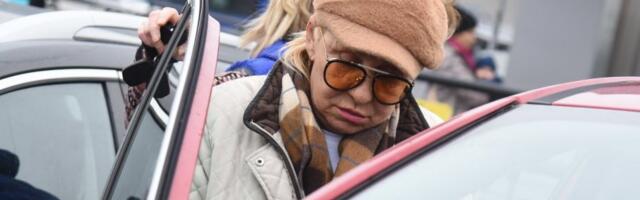 Vesna Zmijanac jedva hoda - Snimljena na aerodromu: "Samo da me zdravlje posluži" (FOTO)