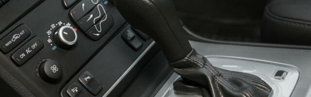 SAMO NE TO! Ubacili ste automatik u rikverc tokom vožnje? Doći će do ekstremnog opterećenja i ODE MAST U PROPAST!