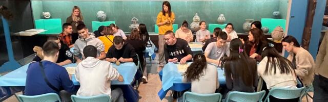 „Vidi, dodirni, oseti…“ - Prva publikacija na Brajevom pismu u izdanju Muzeja afričke umetnosti