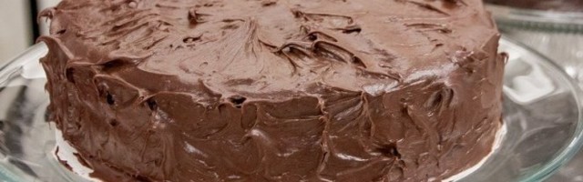 ČOKOLADNA TORTA, POTREBNA SU VAM SAMO 3 SASTOJKA! Domaćice se KUNU U OVAJ RECEPT, plus se NE PEČE!