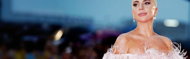 Haos na koncertu Lejdi Gage: Plesač pao sa bine usred nastupa (VIDEO)