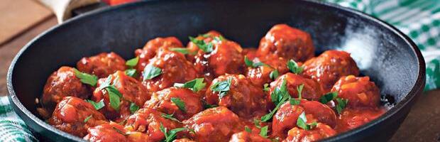 Najsočnije ćufte u paradajz sosu: Začini im daju poseban šmek, a idu uz testeninu, krompir, pirinač..