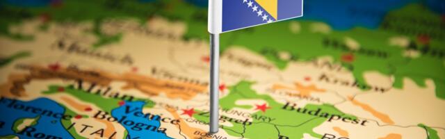 Snimci opšte makljaže tokom sednice u BiH: Poslanik se potukao sa čuvarom, pa izvukao deblji kraj