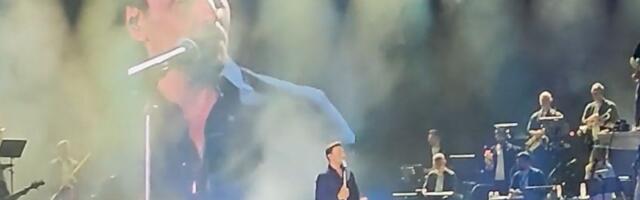 Nikos Vertis digao na noge beogradsku publiku: Otpočeo koncert na River festu, žene pale na šarm slavnog Grka
