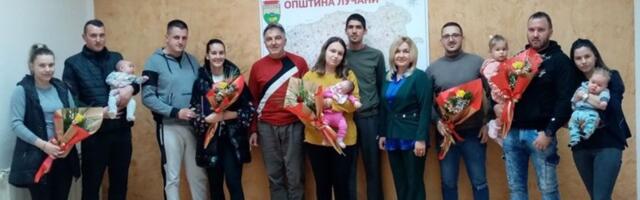 По 100.000 динара за сваку бебу рођену у претходном месецу у општини Лучани
