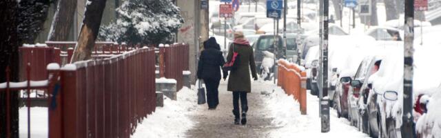 Posle snega i bljuzgavice stižu ledena kiša i poledica: Jedan savet čuva glavu! Ovo nikako ne radite!