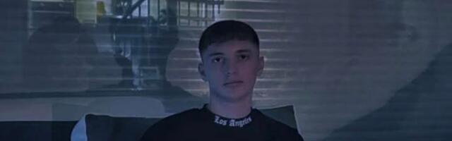 (UZNEMIRUJUĆE) RASIM (21) PODLEGAO POVREDAMA NAKON STRAVIČNE NESREĆE U JANJI 22. MARTA: Automobil se velikom brzinom zakucao u kapiju, snimljen trenutak udara!