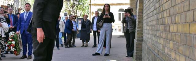 Polaganjem venaca kod Sinagoge obeležene 82 godine od deportacije novosadskih Jevreja u konc-logore