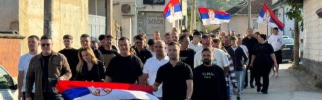 SRBI SA TROBOJKAMA IDU NA GLASANJE! Otvorena birališta na Kosovu i Metohiji, Srbima zagarantovano 10 poslaničkih mesta! (FOTO)