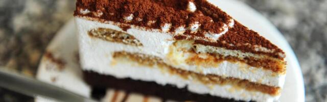 Tiramisu na srpski način: Pravo čudo na tanjiru koje se topi u ustima, tamaniće ga i ko kaže da ne jede slatko