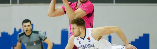 Sreća pogledala Megu, Prkačin promašio pobedu