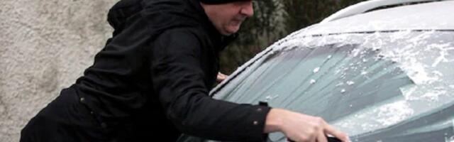 8 trikova iskusnih vozača uz pomoć kojih vam se auto više neće zalediti tokom noći