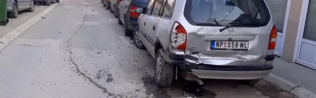 Novi Pazar – Vlasnike automobila jutros šokirao prizor, oštećeno 20 automobila (Video)