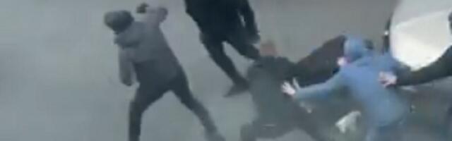 Jezivo: Navijač Štutgarta leži, a Delije ga divljački tuku (VIDEO)