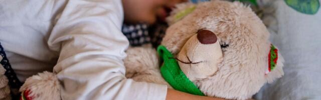 Dete (1) zaspalo u vrtiću i nije se probudilo: Lekari ga reanimirali sat vremena, ništa nije pomoglo