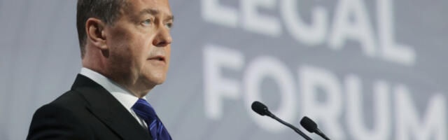 Медведев: Америко, колико дуго ћете још ово трпети