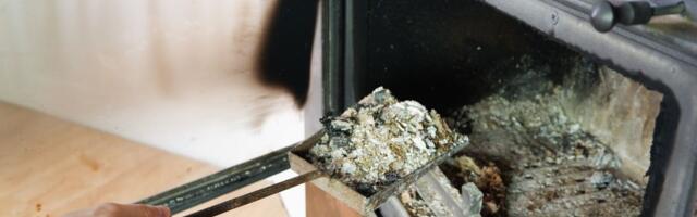 Mnogi ga bacaju bez razmišljanja, a greše: Uradite OVO sa pepelom iz peći ili kamina i gledajte rezultate