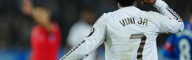 POSTAO JE NEPODNOŠLJIV I VREME MU JE DA IDE Vinijus potezom šokirao Real Madrid, navijači ga izviždali (VIDEO)