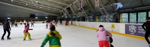 КLIZANJE U „PIONIRU”: Zimska zabava za sve uzraste