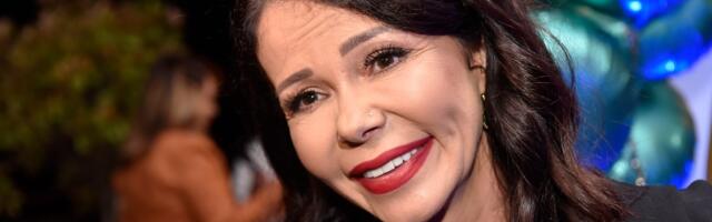 Muž Jelene Bačić Alimpić uslikan posle duže vremena: Ćerka došla iz Amerike za praznike, tu je i sin sa ženom i ćerkom - Slika zlata vredi