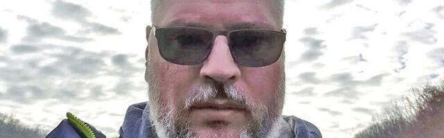 OTAC DEČAKA UBICE NE PRESTAJE DA ŠOKIRA U SUDU Izjavio da je bio "primoran" da gleda slike zločina koji je počinio njegov maloletni sin kog je vodio u streljanu