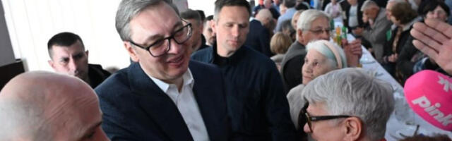 Вучић: Од 22. септембра по 6.000 грађанима, од 14. септембра помоћ пензионерима