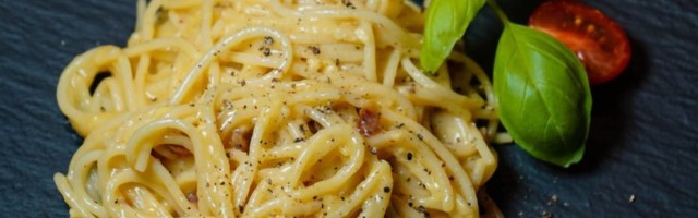 Gordon Remzi pastu karbonaru sprema za samo 10 minuta i savršena je - ovo je njegov recept