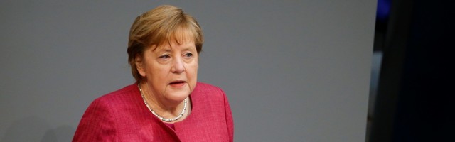 Angela Merkel primila prvu dozu vakcine AstraZeneka protiv koronavirusa